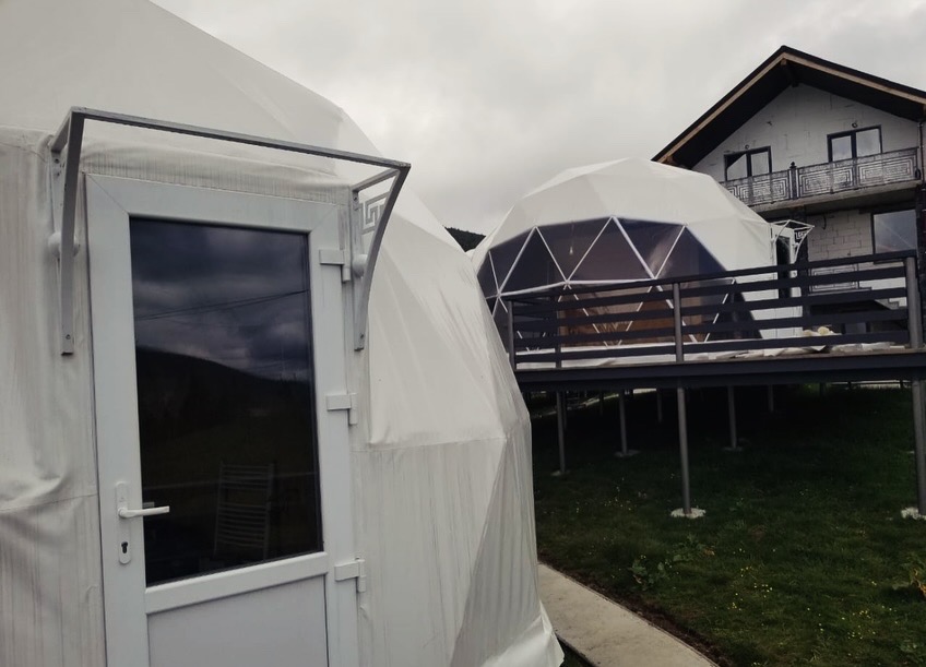 233B718C-8273-4AB3-A3F7-871077299381