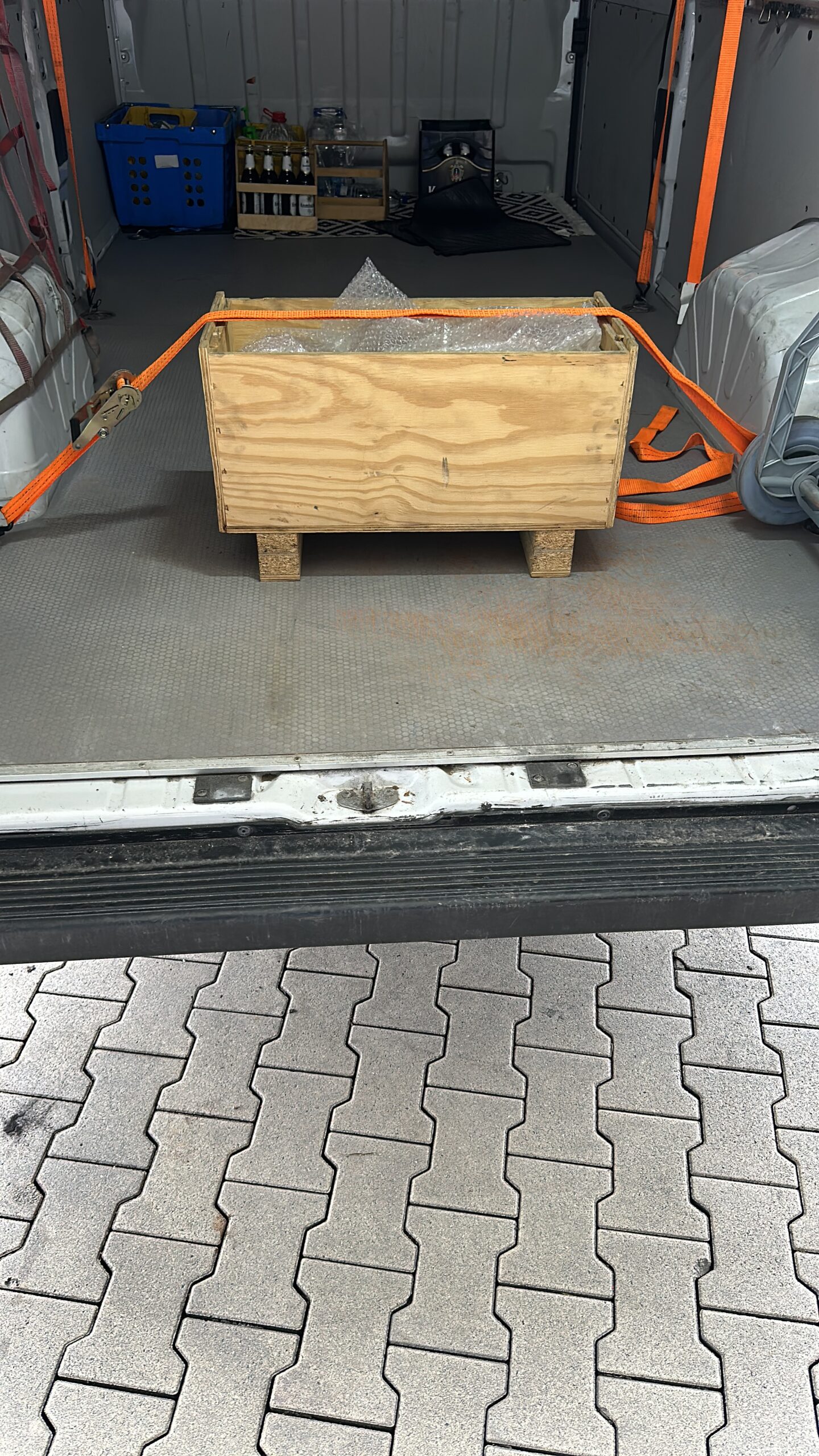 DAE80BF7-65A9-4AF9-8576-D7DEFEFDA951